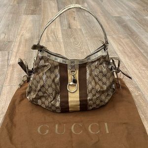Gucci plastic coated horse bit shoulder purse! 🤍